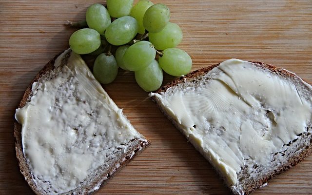 Comment fixer une planche à découper gauchie