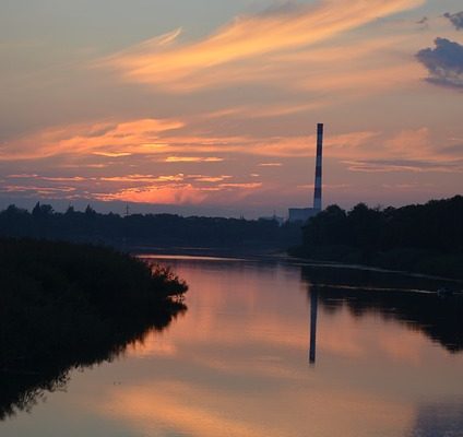 Comment peindre un réservoir d'eau rouillé en métal galvanisé.