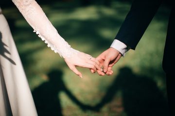 Pratiques élisabéthaines dans le mariage et la parade nuptiale.