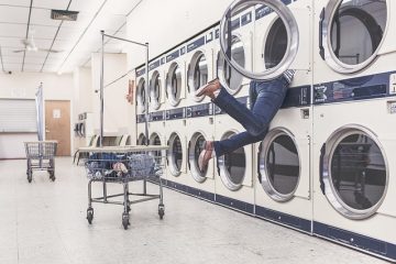 Comment enlever l'accumulation de peluches d'une machine à laver ?