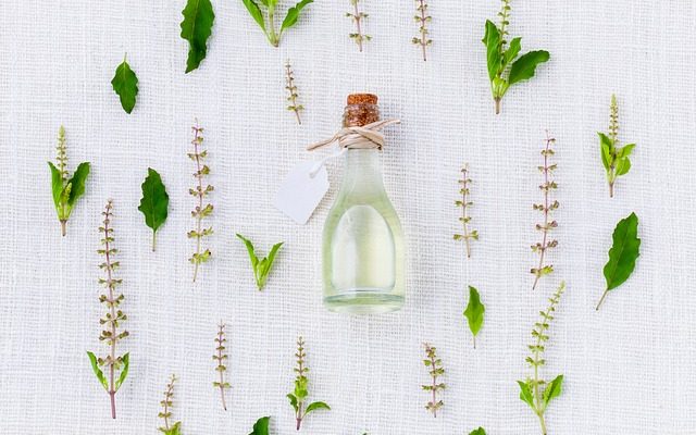 Comment fabriquer un parfum aux huiles essentielles de longue durée ?