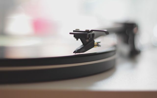 L'utilisation de l'huile minérale pour adoucir le vinyle