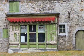 Quelle est une alternative aux stores verticaux pour les portes patio ?