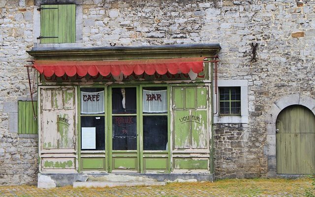 Quelle est une alternative aux stores verticaux pour les portes patio ?