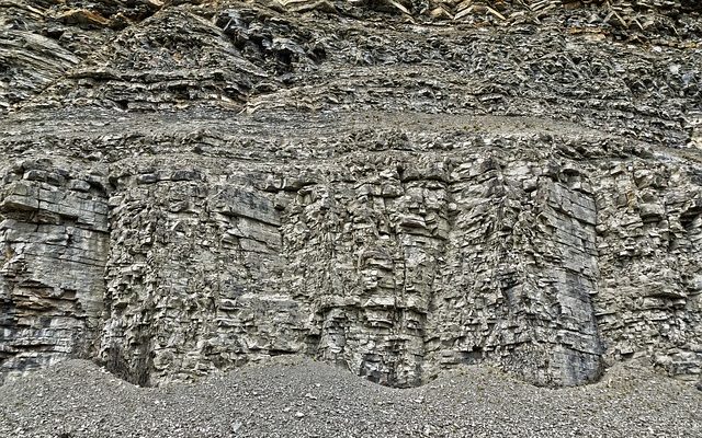 Qu'est-ce qui dissout le calcaire ?