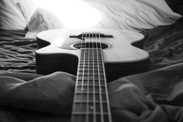 Comment peindre professionnellement les guitares électriques