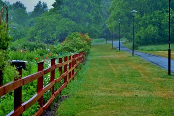 Comment peindre une clôture après une pluie