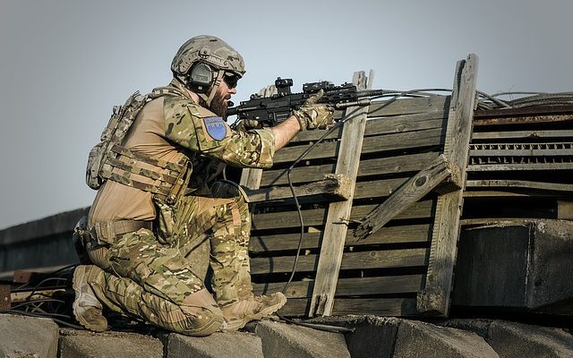 Comment retirer un tube de calfeutrage d'un pistolet à calfeutrage