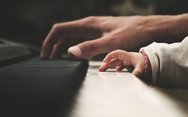 Déménagement d'un piano à queue pour bébé