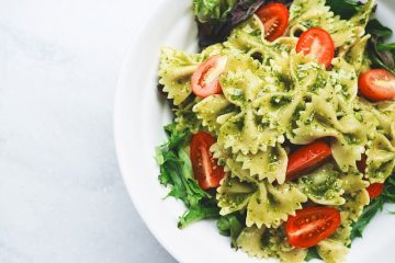 Comment calculer la bonne quantité de salade de pâtes et de salade de chou pour servir 60 personnes