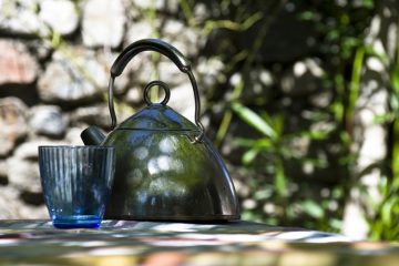 Comment nettoyer l'extérieur de la bouilloire à thé en acier inoxydable