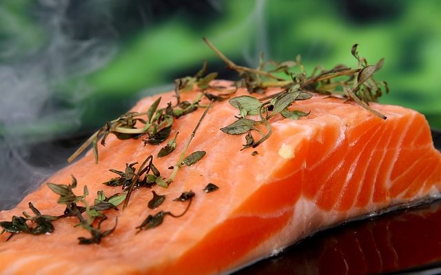 Comment savoir si le saumon est mauvais ?