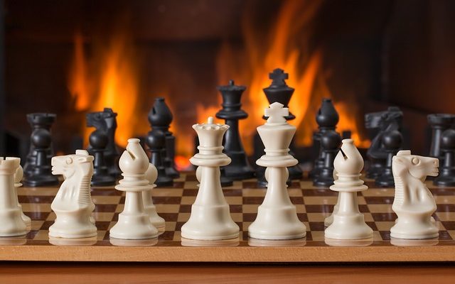 Comment découper des pièces d'échecs