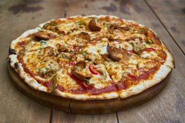 Comment mettre de la mozzarella entière fraîche sur une pizza ?