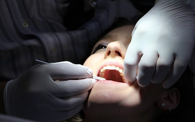 Comment utiliser un détartreur dentaire