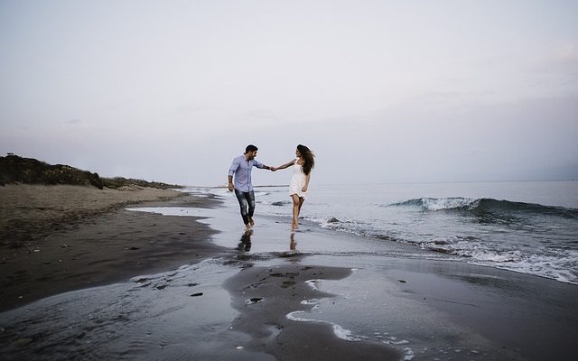 Couleurs de mariage dans les nuances de bleu et de violet