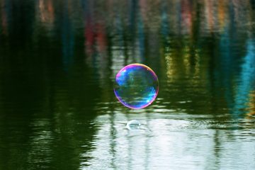 Pourquoi y a-t-il des bulles dans mon étang ?