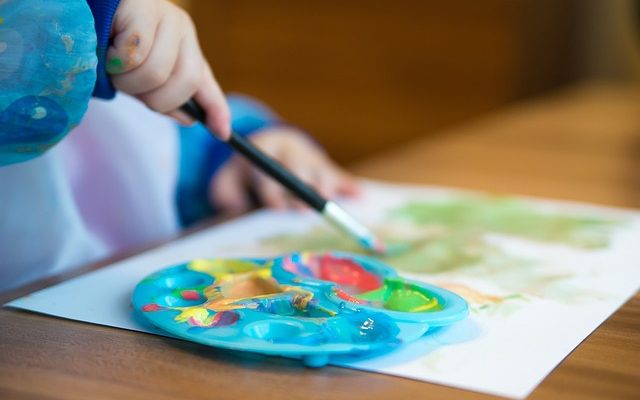 Arts Crafts pour les enfants de quatre ans