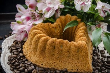 Comment décorer un gâteau en forme de cœur