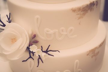 Comment utiliser une cheville pour les gâteaux de mariage