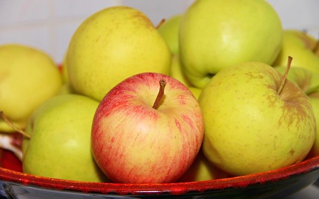 Comment faire bouillir des écorces d'orange dans l'eau