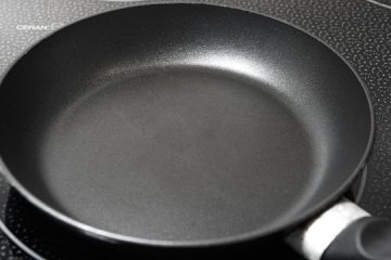 Comment nettoyer une casserole en acier inoxydable dans laquelle l'eau a brûlé à sec.