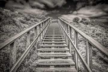 Comment teindre et finir un escalier en bois