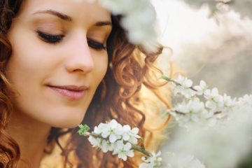 Coupe de cheveux courts pour les femmes âgées