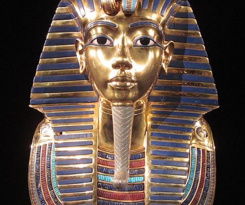 Quelles décorations étaient sur un sarcophage égyptien ?
