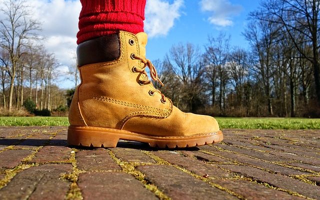 Type de chaussures à porter sur un sol en béton