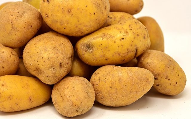 Comment rôtir les pommes de terre Charlotte