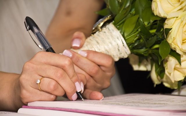 Quelques avantages et inconvénients des contrats prénuptiaux.