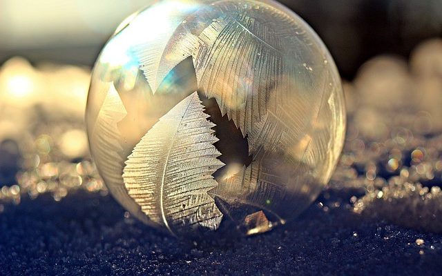 Comment fabrique-t-on des boules à neige ?