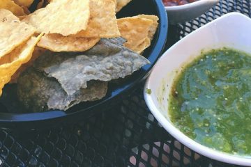 Comment préparer un bol à tortilla pour une salade Taco