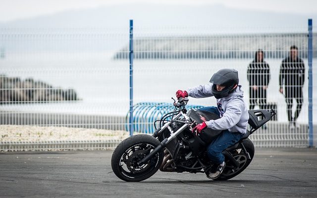 Comment changer une transmission semi-automatique à 4 vitesses sur une moto hors d'usage