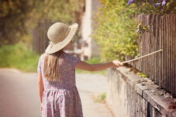 Comment coudre une bande de sueur dans un chapeau de robe de paille