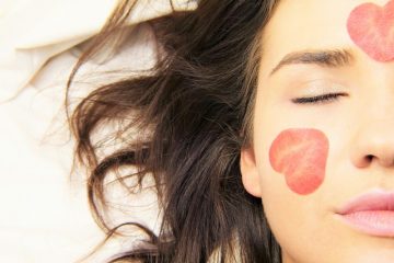 Comment traiter l'acné autour des lèvres rapidement