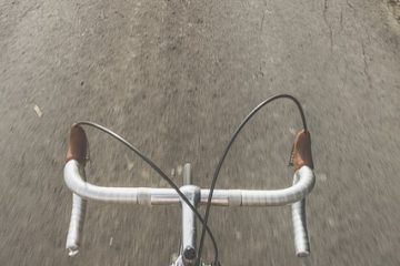 Comment un vélo d'exercice tonifie-t-il vos hanches et votre estomac ?