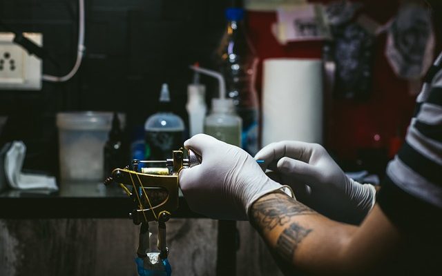 Instructions de tatouage pour l'aiguille