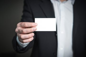 Quels sont les différents types de cartes d'identité délivrées par le gouvernement ?