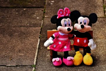 Comment faire un masque en papier de Mickey Minnie.