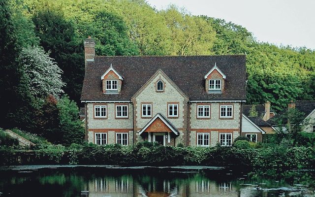 Comment cacher la maison laide d'un voisin