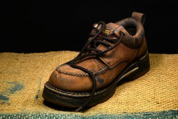 Comment réparer une petite fissure dans le fond des chaussures à semelles en caoutchouc