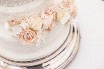 Décoration facile pour un gâteau de mariage