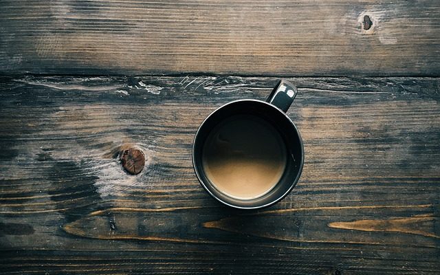 Aliments et boissons contenant de la caféine