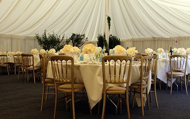 Idées pour la décoration d'un kiosque de jardin pour un mariage