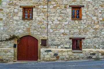 Quels types de briques sont utilisés dans un foyer ?