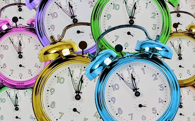 Comment calculer le temps avec une horloge de 100 minutes