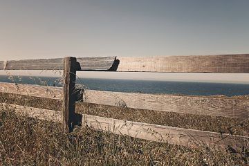 Comment enlever la clôture d'un voisin de ma propriété