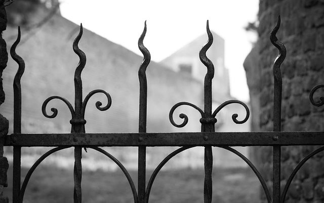 Comment peindre des meubles de patio en fer forgé